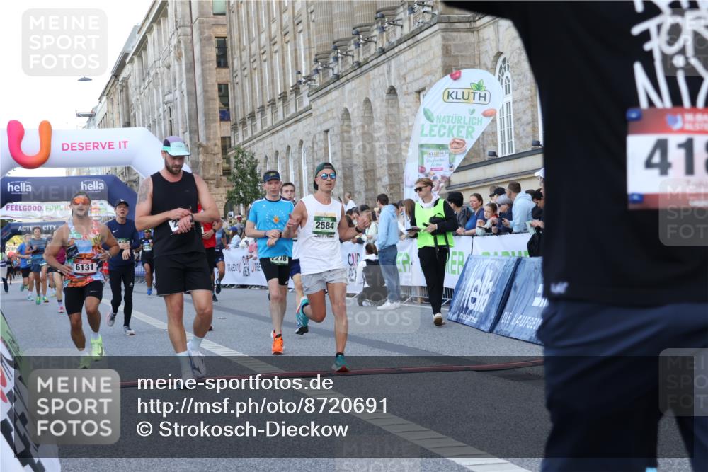 07.09.2025 - BARMER Alsterlauf Strokosch-Dieckow http://msf.ph/oto/8720691 07.09.2025 09:48:07 Ziel 2121, 2278, 2584, 2656, 3650, 4034, 4182, 4731, 4884, 4977, 5043, 5423, 5745, 5757, 5966, 6131, 8275, 8391 meine-sportfotos.de