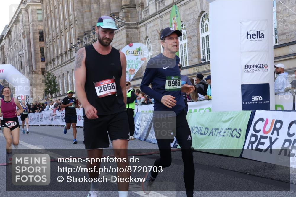 07.09.2025 - BARMER Alsterlauf Strokosch-Dieckow http://msf.ph/oto/8720703 07.09.2025 09:48:11 Ziel 2081, 2278, 2584, 2656, 3465, 4034, 4731, 4884, 4946, 4977, 5423, 5745, 5757, 5917, 5966, 6015, 6131, 8009, 8275, 8293, 8391 meine-sportfotos.de