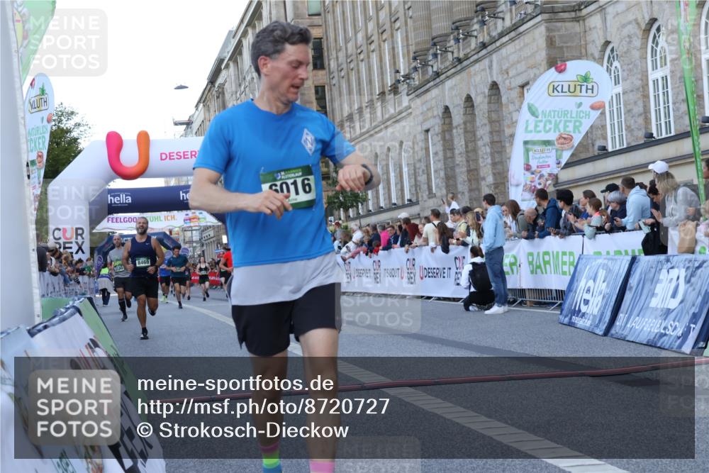 07.09.2025 - BARMER Alsterlauf Strokosch-Dieckow http://msf.ph/oto/8720727 07.09.2025 09:48:22 Ziel 2240, 2626, 3465, 4602, 4785, 4946, 5110, 5341, 6016, 6249, 8293, 8469 meine-sportfotos.de