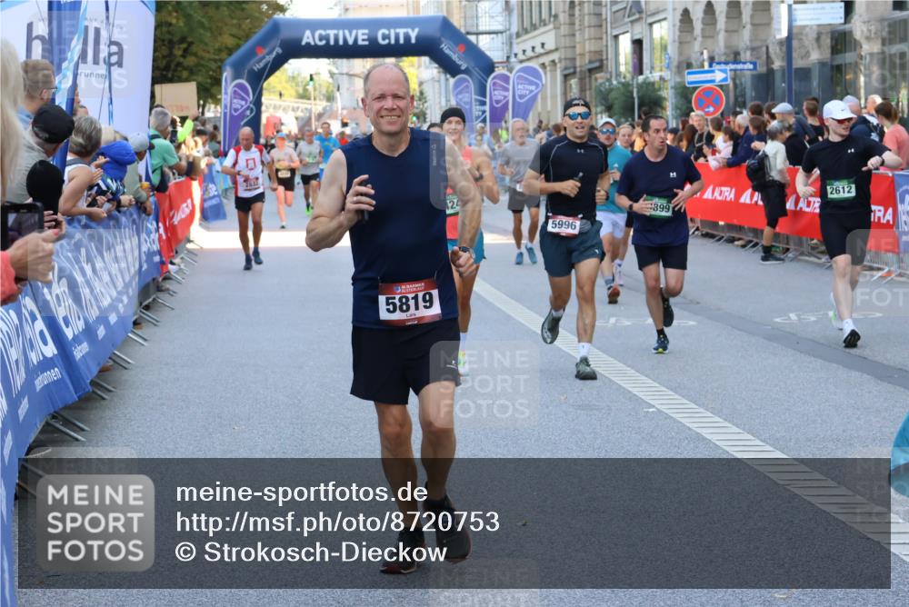07.09.2025 - BARMER Alsterlauf Strokosch-Dieckow http://msf.ph/oto/8720753 07.09.2025 09:59:24 Ziel 2180, 2265, 2269, 2305, 2313, 2348, 2424, 2588, 2731, 2732, 2757, 2842, 3116, 3283, 3309, 3369, 3743, 4036, 4044, 4176, 4197, 4334, 4464, 4590, 4629, 4635, 4681, 4682, 4726, 4741, 4815, 4871, 4984, 5003, 5027, 5048, 5238, 5339, 5452, 5515, 5557, 5576, 5705, 5802, 5973, 5990, 5991, 6018, 6029, 6118, 6168, 6181, 6226, 6227, 6230, 6236, 6291, 8051, 8104, 8111, 8353, 8369, 8397 meine-sportfotos.de