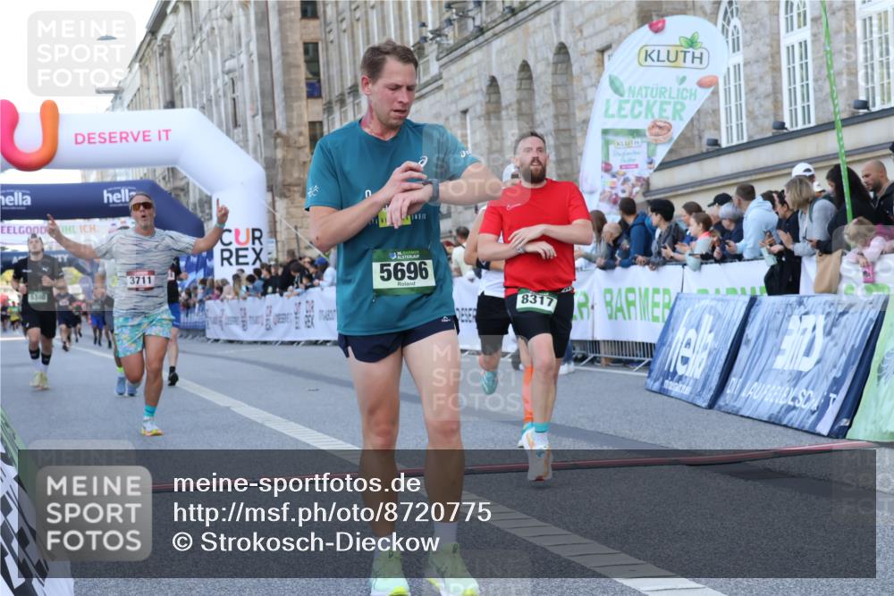 07.09.2025 - BARMER Alsterlauf Strokosch-Dieckow http://msf.ph/oto/8720775 07.09.2025 09:48:41 Ziel 2954, 3206, 3290, 3563, 3711, 3767, 3901, 4304, 5380, 5606, 5628, 5696, 8276, 8317 meine-sportfotos.de