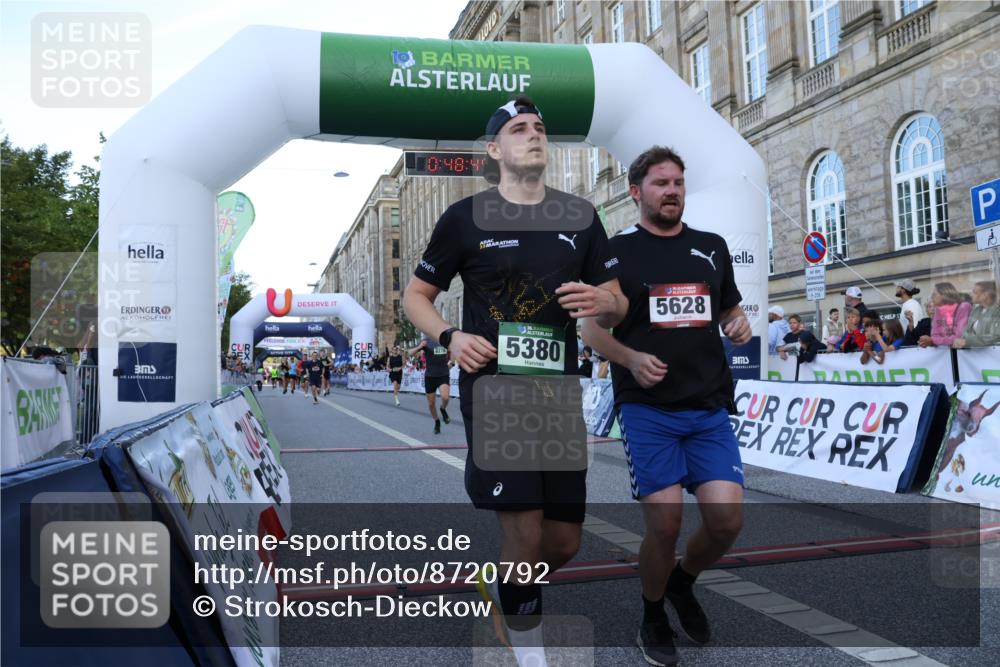 07.09.2025 - BARMER Alsterlauf Strokosch-Dieckow http://msf.ph/oto/8720792 07.09.2025 09:48:47 Ziel 2453, 2954, 3206, 3290, 3459, 3544, 3711, 4098, 4530, 5380, 5628, 8276 meine-sportfotos.de