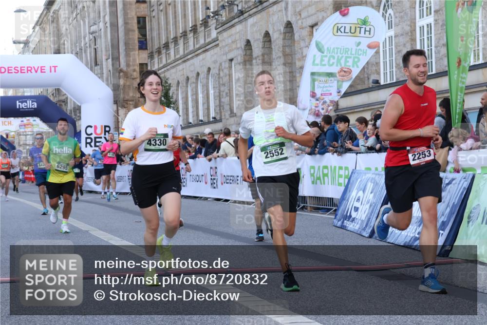 07.09.2025 - BARMER Alsterlauf Strokosch-Dieckow http://msf.ph/oto/8720832 07.09.2025 09:49:03 Ziel 2253, 2324, 2383, 2552, 2941, 3501, 3575, 3587, 3983, 4330, 4349, 4471, 4511, 5082, 5900, 6295, 8102, 8422 meine-sportfotos.de