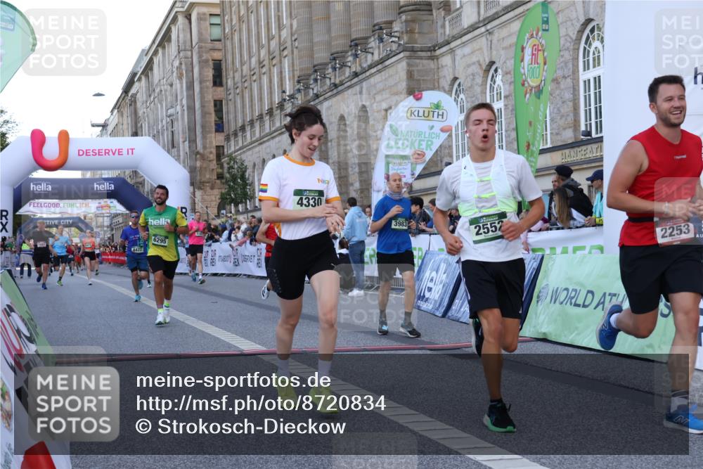 07.09.2025 - BARMER Alsterlauf Strokosch-Dieckow http://msf.ph/oto/8720834 07.09.2025 09:49:04 Ziel 2253, 2324, 2383, 2552, 2941, 3575, 3587, 3983, 4330, 4471, 4511, 5082, 5900, 6295, 8102, 8422 meine-sportfotos.de