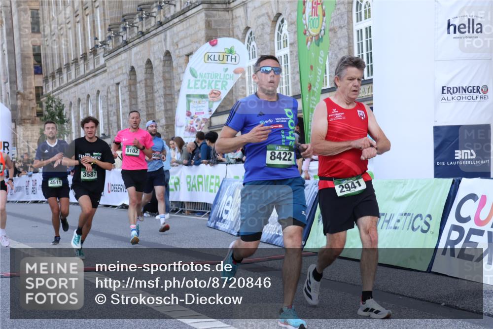 07.09.2025 - BARMER Alsterlauf Strokosch-Dieckow http://msf.ph/oto/8720846 07.09.2025 09:49:07 Ziel 2253, 2324, 2552, 2941, 2960, 3587, 3983, 4330, 4471, 4511, 5082, 5900, 6295, 8102, 8422 meine-sportfotos.de