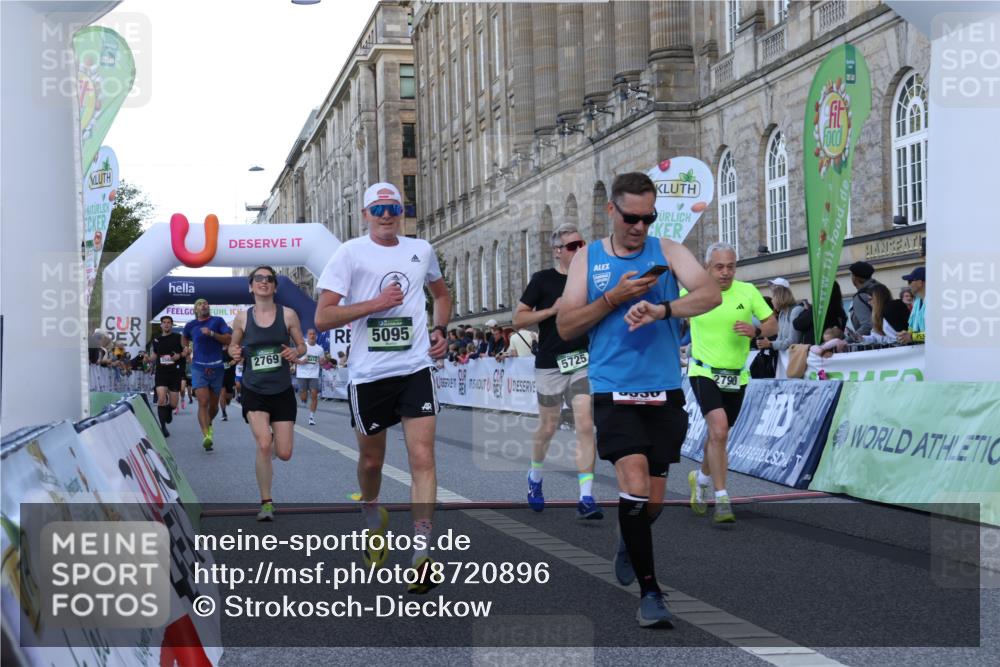 07.09.2025 - BARMER Alsterlauf Strokosch-Dieckow http://msf.ph/oto/8720896 07.09.2025 09:49:26 Ziel 2027, 2769, 2790, 2921, 3450, 3530, 3588, 4171, 4684, 5095, 5219, 5725, 5740, 6203, 8291, 8414 meine-sportfotos.de