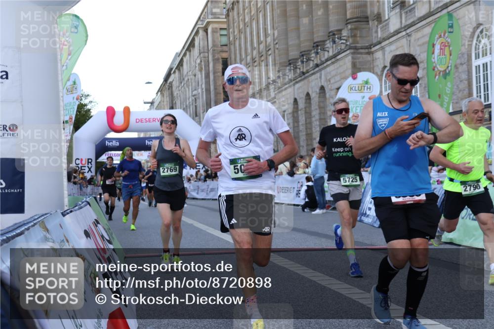 07.09.2025 - BARMER Alsterlauf Strokosch-Dieckow http://msf.ph/oto/8720898 07.09.2025 09:49:26 Ziel 2027, 2769, 2790, 2921, 3450, 3530, 3588, 4171, 4684, 5095, 5219, 5725, 5740, 6203, 8291, 8414 meine-sportfotos.de
