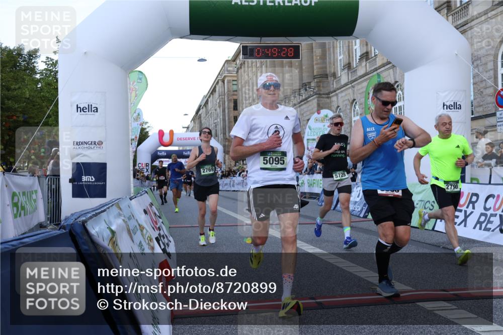 07.09.2025 - BARMER Alsterlauf Strokosch-Dieckow http://msf.ph/oto/8720899 07.09.2025 09:49:26 Ziel 2027, 2769, 2790, 2921, 3450, 3530, 3588, 4171, 4684, 5095, 5219, 5725, 5740, 6203, 8291, 8414 meine-sportfotos.de