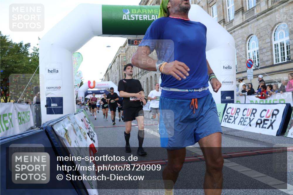 07.09.2025 - BARMER Alsterlauf Strokosch-Dieckow http://msf.ph/oto/8720909 07.09.2025 09:49:30 Ziel 2027, 2769, 2790, 2899, 2921, 3450, 3530, 3588, 4171, 4611, 4612, 4797, 5095, 5717, 5725, 5740, 6203, 8414 meine-sportfotos.de