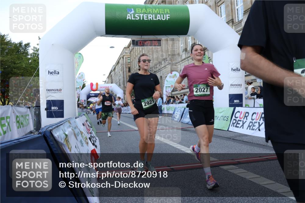 07.09.2025 - BARMER Alsterlauf Strokosch-Dieckow http://msf.ph/oto/8720918 07.09.2025 09:49:34 Ziel 2027, 2899, 2921, 3120, 3167, 3449, 3450, 3565, 3588, 3694, 4171, 4611, 4612, 4797, 5717, 6203, 6328, 8414 meine-sportfotos.de