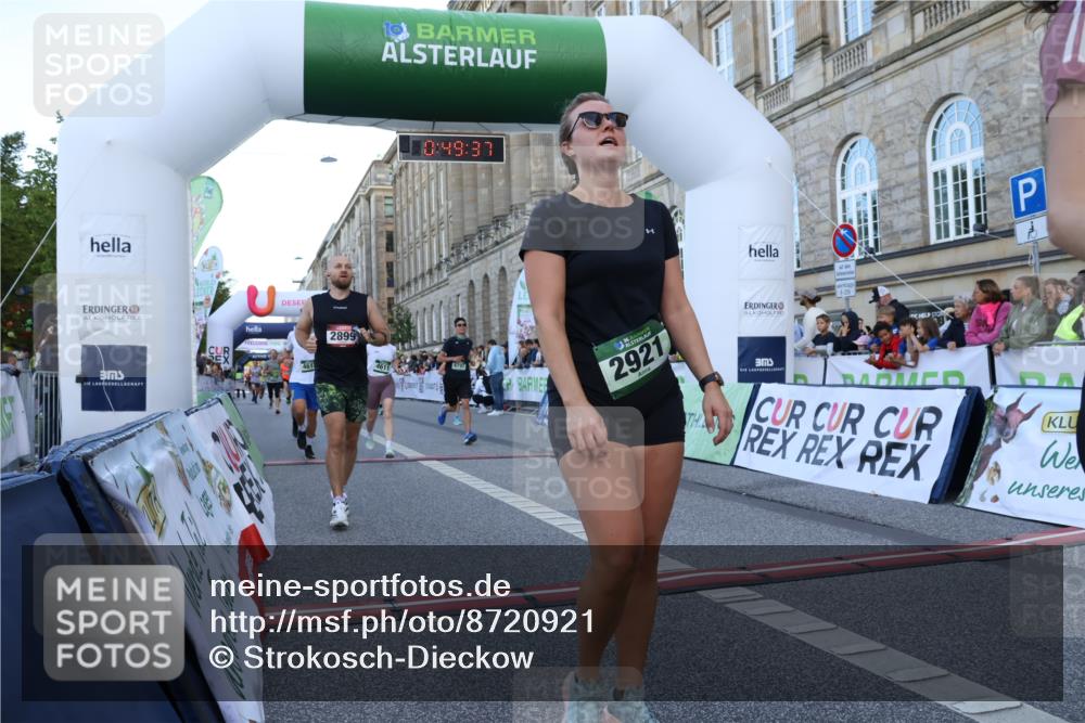 07.09.2025 - BARMER Alsterlauf Strokosch-Dieckow http://msf.ph/oto/8720921 07.09.2025 09:49:35 Ziel 2027, 2899, 2921, 3120, 3167, 3449, 3450, 3565, 3588, 3694, 4171, 4204, 4611, 4612, 4797, 5338, 5717, 5881, 6328, 8281, 8414 meine-sportfotos.de