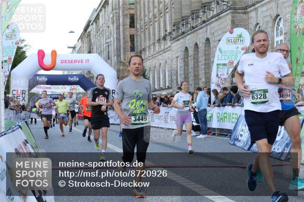 07.09.2025 - BARMER Alsterlauf Strokosch-Dieckow http://msf.ph/oto/8720926 07.09.2025 09:49:39 Ziel 2854, 2855, 2899, 3120, 3167, 3449, 3565, 3694, 4204, 4611, 4612, 4797, 5338, 5474, 5717, 5820, 5881, 5958, 6328, 8281 meine-sportfotos.de