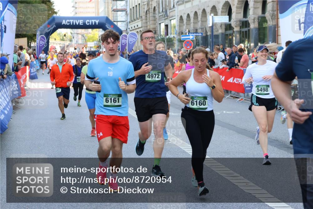 07.09.2025 - BARMER Alsterlauf Strokosch-Dieckow http://msf.ph/oto/8720954 07.09.2025 09:58:56 Ziel 2193, 2270, 2303, 2423, 2612, 2739, 2832, 2993, 3075, 3222, 3264, 3414, 3415, 3438, 3492, 3667, 3763, 3899, 3909, 4123, 4241, 4700, 4760, 4840, 5106, 5552, 5667, 5819, 5996, 6189, 6326, 8379, 8447 meine-sportfotos.de