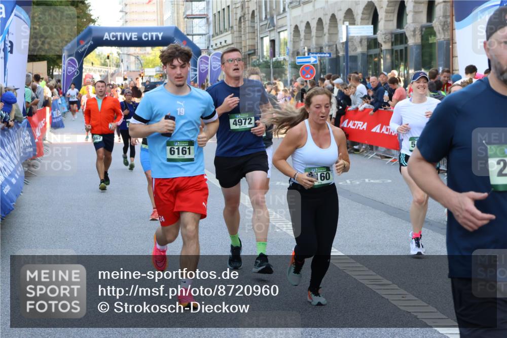 07.09.2025 - BARMER Alsterlauf Strokosch-Dieckow http://msf.ph/oto/8720960 07.09.2025 09:58:56 Ziel 2193, 2270, 2303, 2423, 2612, 2739, 2832, 2993, 3075, 3222, 3264, 3414, 3415, 3438, 3492, 3667, 3763, 3899, 3909, 4123, 4241, 4700, 4760, 4840, 5106, 5552, 5667, 5819, 5996, 6189, 6326, 8379, 8447 meine-sportfotos.de