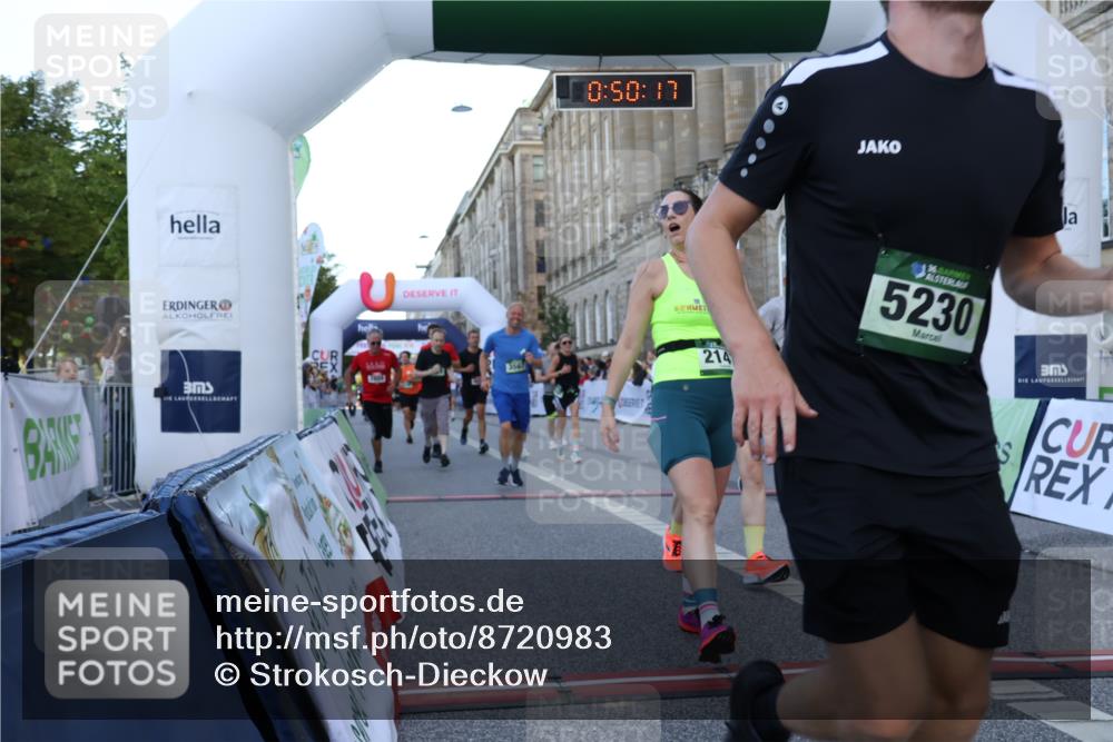 07.09.2025 - BARMER Alsterlauf Strokosch-Dieckow http://msf.ph/oto/8720983 07.09.2025 09:50:15 Ziel 1029, 2147, 2402, 2629, 2881, 2889, 2918, 3404, 3567, 3818, 4426, 4481, 4535, 4678, 4826, 5091, 5230, 5499, 6290, 8207 meine-sportfotos.de