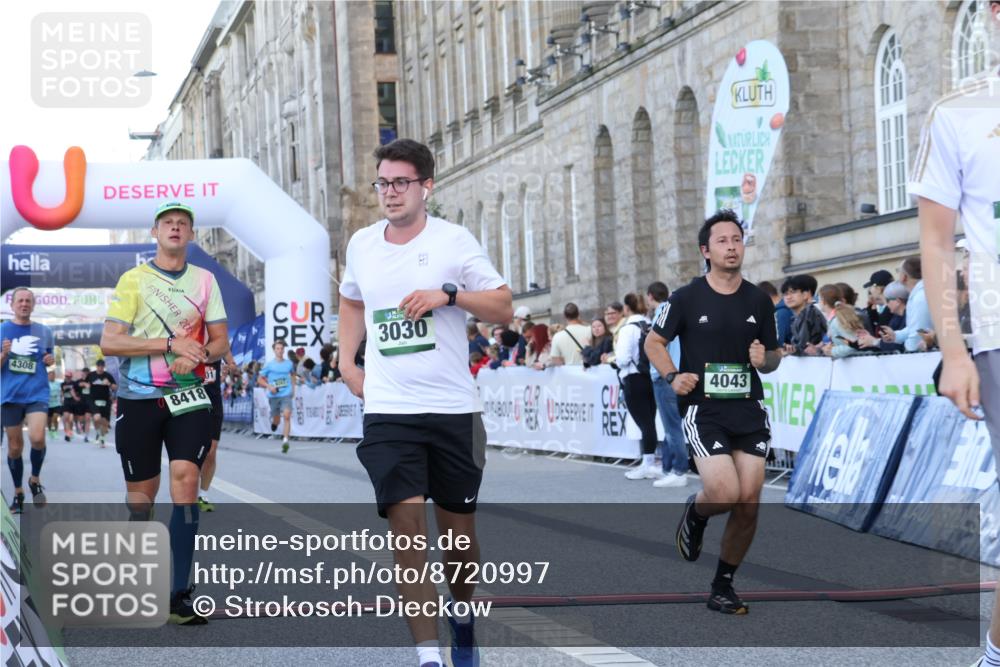 07.09.2025 - BARMER Alsterlauf Strokosch-Dieckow http://msf.ph/oto/8720997 07.09.2025 09:50:23 Ziel 2301, 2484, 2629, 2918, 3030, 3404, 4043, 4308, 4481, 4535, 4826, 5460, 6290, 8262, 8418 meine-sportfotos.de