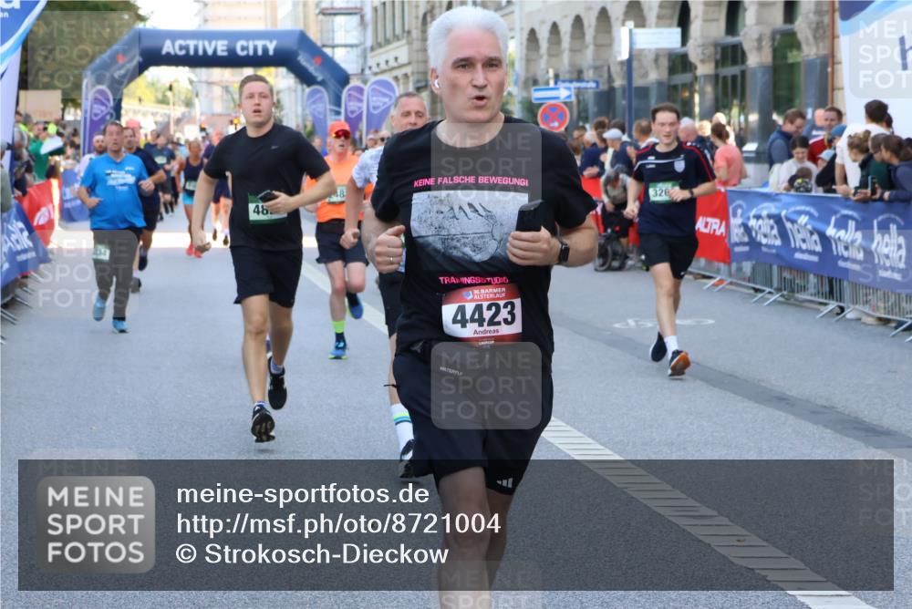 07.09.2025 - BARMER Alsterlauf Strokosch-Dieckow http://msf.ph/oto/8721004 07.09.2025 09:58:41 Ziel 2055, 2270, 2786, 2808, 2993, 3075, 3081, 3222, 3252, 3277, 3414, 3492, 3667, 3709, 3710, 4123, 4183, 4188, 4225, 4226, 4290, 4299, 4700, 4801, 4940, 5016, 5099, 5100, 5174, 5211, 5313, 5335, 5501, 5518, 5548, 5552, 5723, 5834, 5838, 6064, 6157, 8117 meine-sportfotos.de