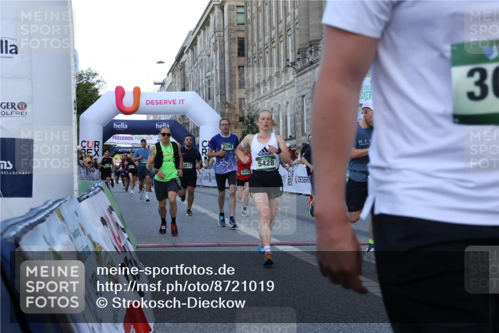 07.09.2025 - BARMER Alsterlauf Strokosch-Dieckow http://msf.ph/oto/8721019 07.09.2025 09:50:39 Ziel 2328, 2697, 2906, 3032, 3299, 3579, 3819, 4988, 5215, 5372, 5428, 5470, 5565, 5587, 5722, 5776, 5812, 6133, 6311, 8377, 8415, 8419 meine-sportfotos.de