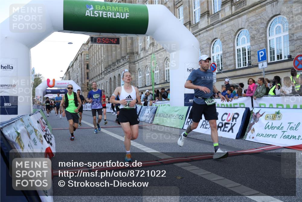 07.09.2025 - BARMER Alsterlauf Strokosch-Dieckow http://msf.ph/oto/8721022 07.09.2025 09:50:41 Ziel 2328, 2697, 2906, 2985, 3032, 3037, 3195, 3299, 3320, 3819, 4988, 5215, 5372, 5428, 5470, 5565, 5587, 5722, 5776, 5812, 6133, 6252, 8377, 8415, 8419 meine-sportfotos.de