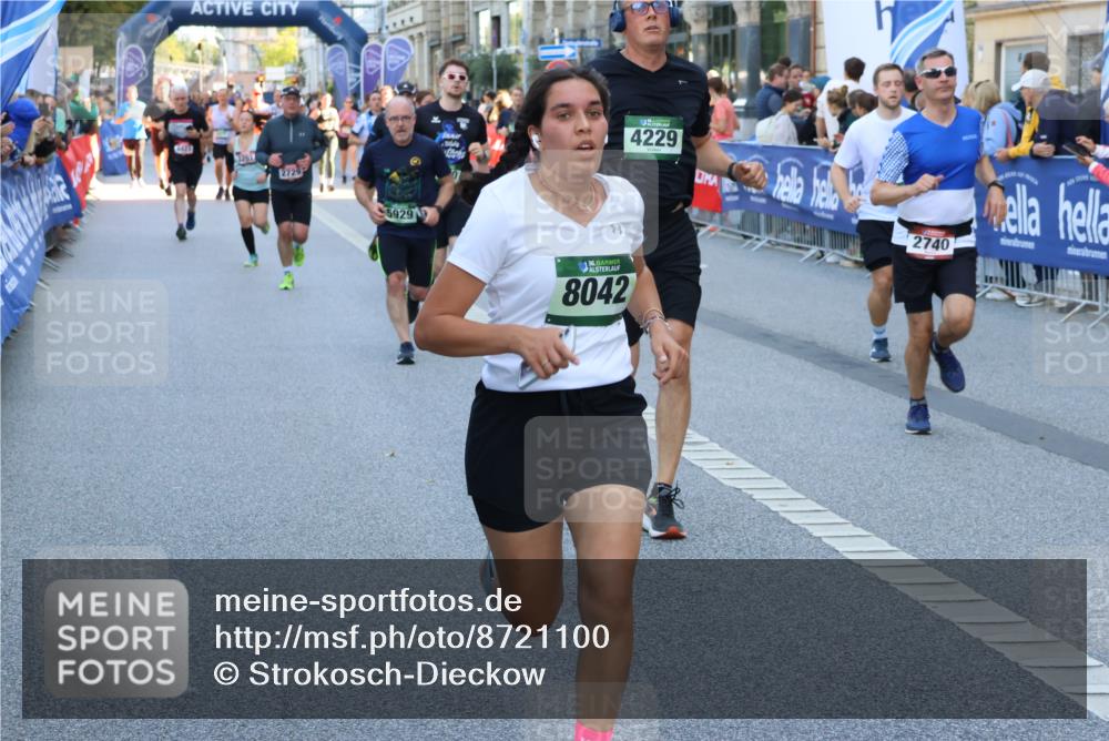 07.09.2025 - BARMER Alsterlauf Strokosch-Dieckow http://msf.ph/oto/8721100 07.09.2025 09:58:34 Ziel 2055, 2297, 2786, 2808, 2867, 3081, 3252, 3277, 3394, 3631, 3666, 3709, 3710, 4183, 4188, 4219, 4227, 4242, 4290, 4299, 4801, 4940, 4972, 5016, 5099, 5100, 5174, 5211, 5313, 5335, 5501, 5518, 5548, 5723, 5834, 5838, 5882, 6160, 6161, 8117, 8239 meine-sportfotos.de