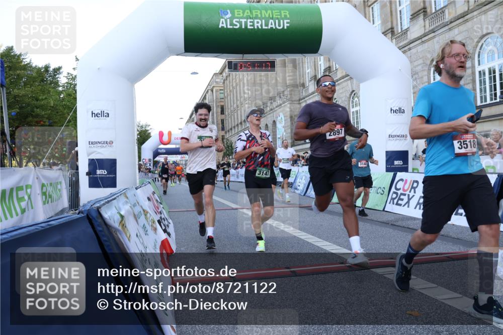 07.09.2025 - BARMER Alsterlauf Strokosch-Dieckow http://msf.ph/oto/8721122 07.09.2025 09:51:15 Ziel 2203, 2478, 2683, 2897, 2922, 3147, 3148, 3314, 3443, 3518, 3525, 3749, 3835, 4573, 4835, 4936, 5028, 6107, 6162, 6176, 8105 meine-sportfotos.de