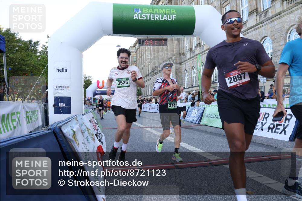 07.09.2025 - BARMER Alsterlauf Strokosch-Dieckow http://msf.ph/oto/8721123 07.09.2025 09:51:16 Ziel 2203, 2478, 2683, 2897, 2922, 3147, 3148, 3443, 3518, 3525, 3835, 4573, 4835, 4936, 5028, 6107, 6162, 6176, 8105 meine-sportfotos.de