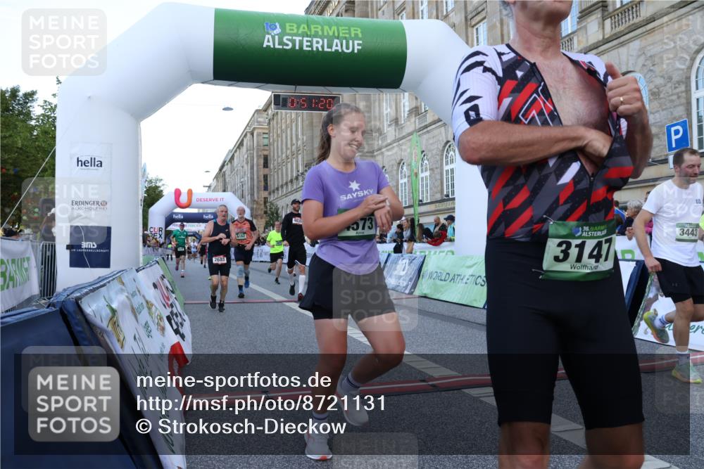 07.09.2025 - BARMER Alsterlauf Strokosch-Dieckow http://msf.ph/oto/8721131 07.09.2025 09:51:18 Ziel 2203, 2683, 2897, 2900, 2922, 3147, 3148, 3443, 3518, 3525, 3835, 4573, 4835, 4936, 5028, 6162, 6176, 8105 meine-sportfotos.de