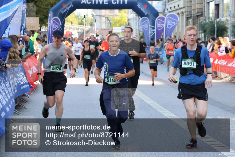 07.09.2025 - BARMER Alsterlauf Strokosch-Dieckow http://msf.ph/oto/8721144 07.09.2025 09:58:20 Ziel 2210, 2297, 2375, 2483, 2640, 2762, 2803, 2867, 2988, 3040, 3050, 3207, 3266, 3394, 3479, 3482, 3593, 3631, 3666, 3704, 4119, 4135, 4219, 4227, 4242, 4558, 4559, 4698, 4828, 4872, 4972, 5147, 5498, 5793, 5882, 5955, 5981, 6001, 6160, 6161, 6340, 8239, 8334, 8387, 8388 meine-sportfotos.de