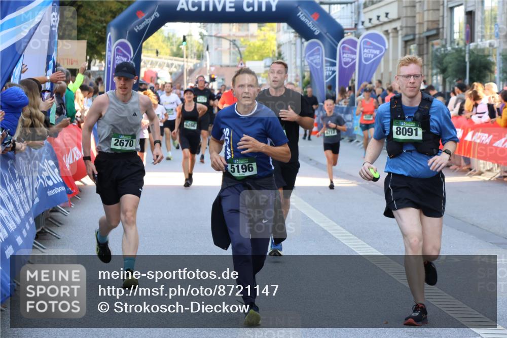 07.09.2025 - BARMER Alsterlauf Strokosch-Dieckow http://msf.ph/oto/8721147 07.09.2025 09:58:20 Ziel 2210, 2297, 2375, 2483, 2640, 2762, 2803, 2867, 2988, 3040, 3050, 3207, 3266, 3394, 3479, 3482, 3593, 3631, 3666, 3704, 4119, 4135, 4219, 4227, 4242, 4558, 4559, 4698, 4828, 4872, 4972, 5147, 5498, 5793, 5882, 5955, 5981, 6001, 6160, 6161, 6340, 8239, 8334, 8387, 8388 meine-sportfotos.de