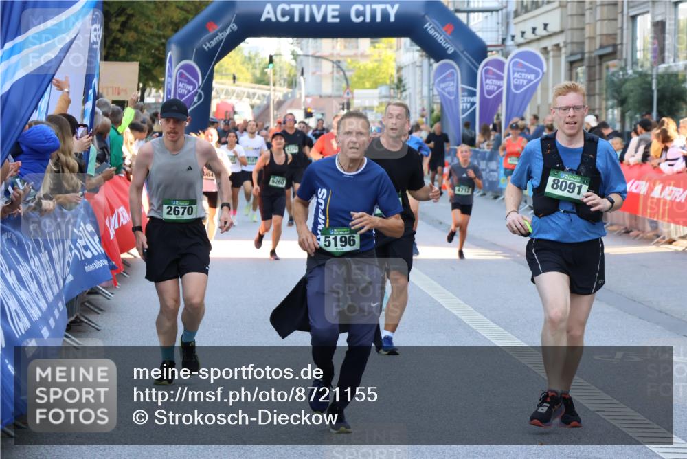 07.09.2025 - BARMER Alsterlauf Strokosch-Dieckow http://msf.ph/oto/8721155 07.09.2025 09:58:20 Ziel 2210, 2297, 2375, 2483, 2640, 2762, 2803, 2867, 2988, 3040, 3050, 3207, 3266, 3394, 3479, 3482, 3593, 3631, 3666, 3704, 4119, 4135, 4219, 4227, 4242, 4558, 4559, 4698, 4828, 4872, 4972, 5147, 5498, 5793, 5882, 5955, 5981, 6001, 6160, 6161, 6340, 8239, 8334, 8387, 8388 meine-sportfotos.de