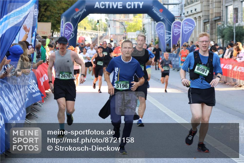 07.09.2025 - BARMER Alsterlauf Strokosch-Dieckow http://msf.ph/oto/8721158 07.09.2025 09:58:20 Ziel 2210, 2297, 2375, 2483, 2640, 2762, 2803, 2867, 2988, 3040, 3050, 3207, 3266, 3394, 3479, 3482, 3593, 3631, 3666, 3704, 4119, 4135, 4219, 4227, 4242, 4558, 4559, 4698, 4828, 4872, 4972, 5147, 5498, 5793, 5882, 5955, 5981, 6001, 6160, 6161, 6340, 8239, 8334, 8387, 8388 meine-sportfotos.de