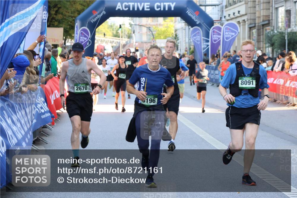 07.09.2025 - BARMER Alsterlauf Strokosch-Dieckow http://msf.ph/oto/8721161 07.09.2025 09:58:20 Ziel 2210, 2297, 2375, 2483, 2640, 2762, 2803, 2867, 2988, 3040, 3050, 3207, 3266, 3394, 3479, 3482, 3593, 3631, 3666, 3704, 4119, 4135, 4219, 4227, 4242, 4558, 4559, 4698, 4828, 4872, 4972, 5147, 5498, 5793, 5882, 5955, 5981, 6001, 6160, 6161, 6340, 8239, 8334, 8387, 8388 meine-sportfotos.de