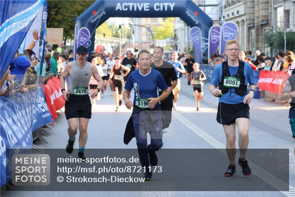 07.09.2025 - BARMER Alsterlauf Strokosch-Dieckow http://msf.ph/oto/8721173 07.09.2025 09:58:19 Ziel 2210, 2297, 2375, 2483, 2640, 2762, 2803, 2867, 2988, 3040, 3050, 3207, 3266, 3394, 3479, 3482, 3593, 3631, 3666, 3704, 4119, 4135, 4219, 4227, 4423, 4558, 4559, 4698, 4828, 4872, 4972, 5147, 5498, 5793, 5882, 5955, 5981, 6001, 6160, 6161, 6340, 8239, 8334, 8387, 8388 meine-sportfotos.de