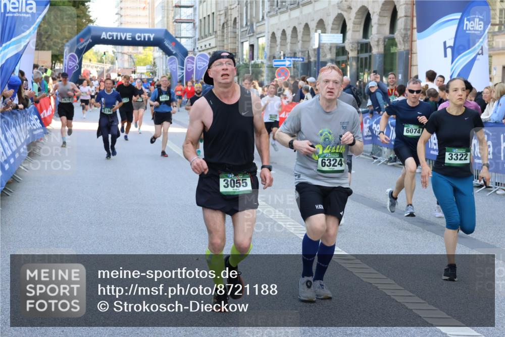 07.09.2025 - BARMER Alsterlauf Strokosch-Dieckow http://msf.ph/oto/8721188 07.09.2025 09:58:17 Ziel 2210, 2297, 2375, 2483, 2640, 2729, 2762, 2803, 2867, 2988, 3040, 3050, 3207, 3266, 3394, 3479, 3482, 3593, 3631, 3666, 3704, 3813, 4119, 4135, 4227, 4423, 4558, 4559, 4698, 4828, 4872, 4972, 5147, 5498, 5685, 5793, 5955, 5981, 6001, 6160, 6161, 6340, 8334, 8387, 8388 meine-sportfotos.de