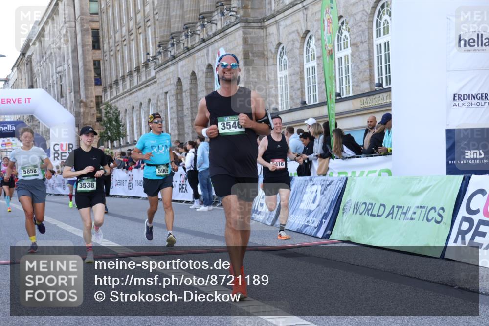 07.09.2025 - BARMER Alsterlauf Strokosch-Dieckow http://msf.ph/oto/8721189 07.09.2025 09:51:45 Ziel 2025, 2416, 2778, 2802, 3538, 3546, 3618, 4173, 4619, 4944, 5051, 5710, 5715, 5858, 5905, 5921 meine-sportfotos.de