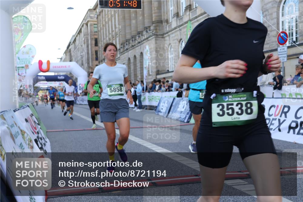 07.09.2025 - BARMER Alsterlauf Strokosch-Dieckow http://msf.ph/oto/8721194 07.09.2025 09:51:47 Ziel 2025, 2416, 2778, 3538, 3546, 4173, 4944, 5051, 5710, 5715, 5858, 5905, 5921, 8200 meine-sportfotos.de