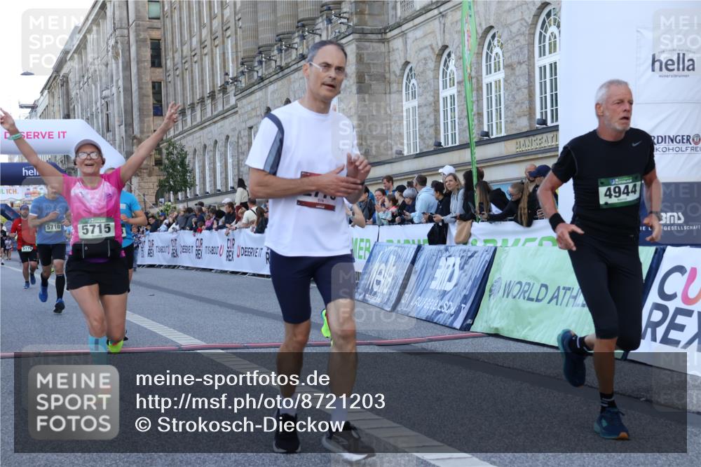 07.09.2025 - BARMER Alsterlauf Strokosch-Dieckow http://msf.ph/oto/8721203 07.09.2025 09:51:50 Ziel 2025, 2416, 2778, 3247, 3538, 4173, 4944, 5125, 5179, 5234, 5710, 5715, 5858, 5905, 5921, 8200 meine-sportfotos.de