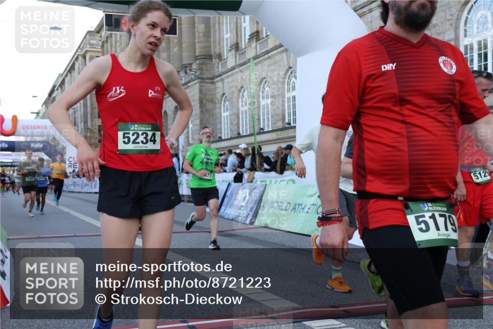 07.09.2025 - BARMER Alsterlauf Strokosch-Dieckow http://msf.ph/oto/8721223 07.09.2025 09:51:59 Ziel 2681, 2879, 3247, 4157, 5063, 5125, 5179, 5234, 5376, 5807, 8075, 8200, 8292, 8477 meine-sportfotos.de