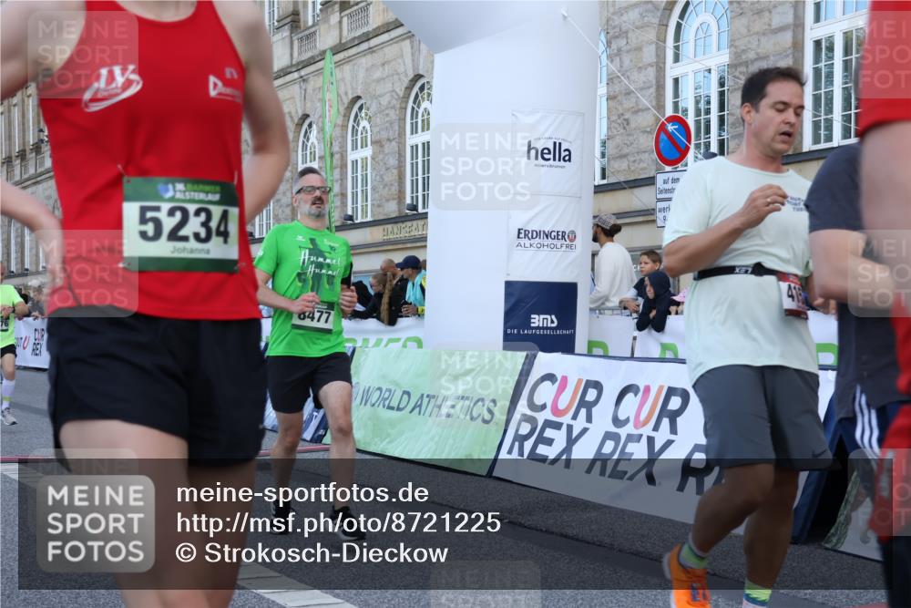 07.09.2025 - BARMER Alsterlauf Strokosch-Dieckow http://msf.ph/oto/8721225 07.09.2025 09:52:00 Ziel 2451, 2681, 2879, 3247, 4157, 5063, 5125, 5179, 5234, 5376, 5807, 5886, 8075, 8292, 8477 meine-sportfotos.de