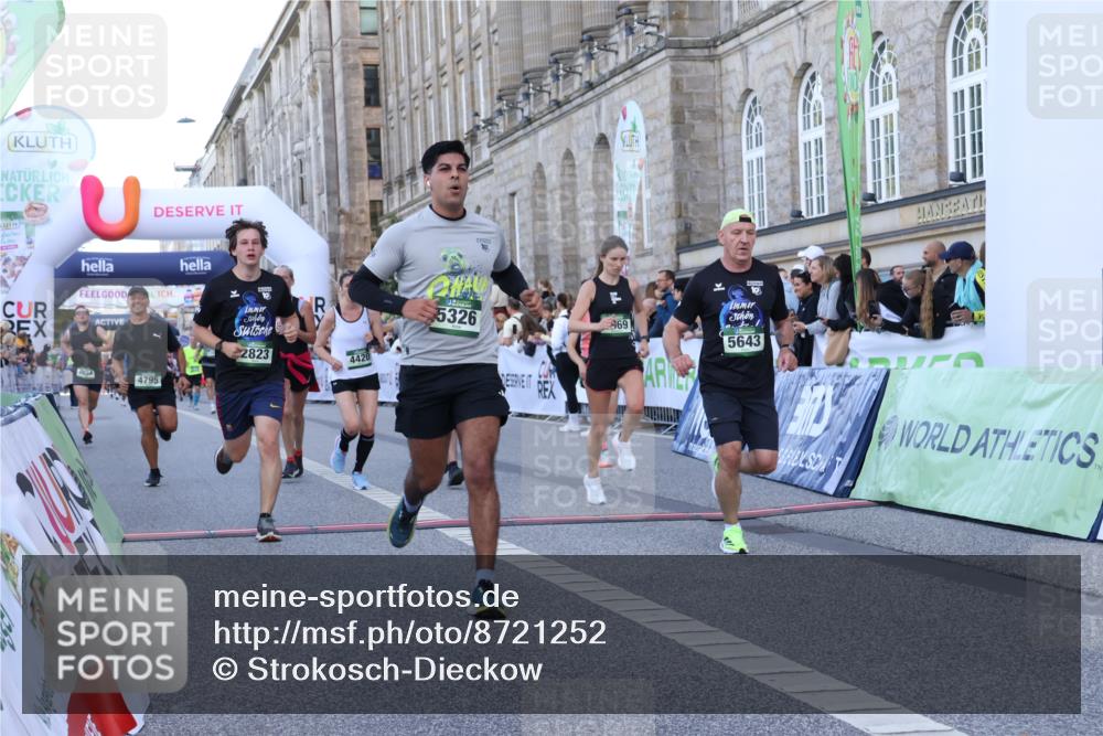 07.09.2025 - BARMER Alsterlauf Strokosch-Dieckow http://msf.ph/oto/8721252 07.09.2025 09:52:11 Ziel 2165, 2242, 2451, 2823, 3099, 3363, 3556, 3601, 3750, 4420, 4795, 4979, 5326, 5643, 5853, 5884, 5886, 5940, 5969, 6254 meine-sportfotos.de