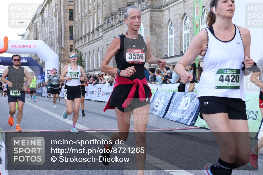 07.09.2025 - BARMER Alsterlauf Strokosch-Dieckow http://msf.ph/oto/8721265 07.09.2025 09:52:14 Ziel 2165, 2174, 2242, 2776, 2823, 3071, 3099, 3363, 3556, 3601, 3750, 3981, 4420, 4613, 4795, 4979, 5326, 5643, 5853, 5940, 5969, 6254 meine-sportfotos.de