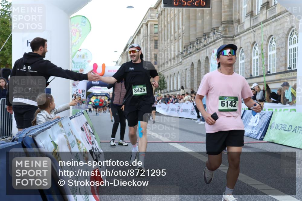 07.09.2025 - BARMER Alsterlauf Strokosch-Dieckow http://msf.ph/oto/8721295 07.09.2025 09:52:25 Ziel 2174, 2398, 2545, 3029, 3068, 3069, 3071, 3823, 3981, 4271, 4453, 4746, 5311, 5420, 5575, 5648, 6142, 8305, 8425 meine-sportfotos.de