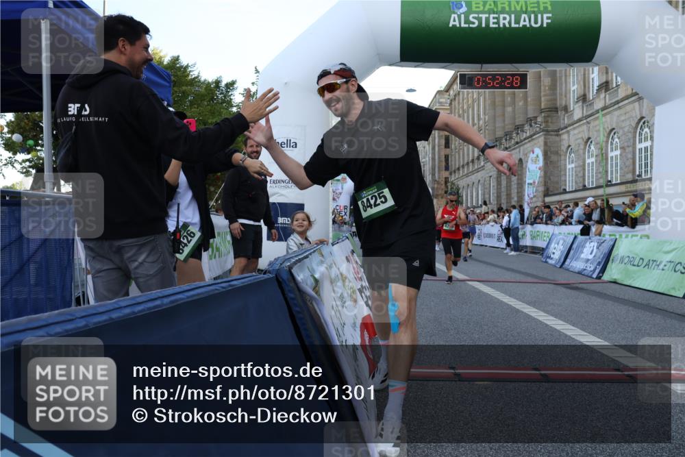 07.09.2025 - BARMER Alsterlauf Strokosch-Dieckow http://msf.ph/oto/8721301 07.09.2025 09:52:26 Ziel 2174, 2398, 2545, 2549, 3029, 3068, 3069, 3071, 3823, 4271, 4453, 4514, 4746, 5311, 5420, 5575, 5619, 5648, 6142, 8305, 8425 meine-sportfotos.de