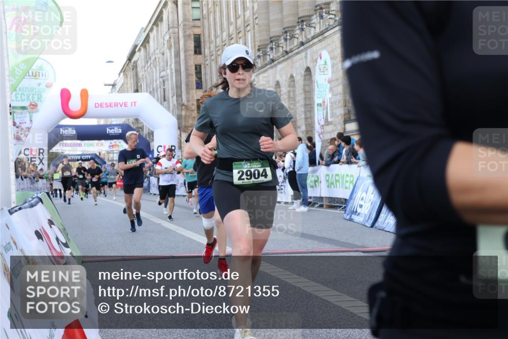 07.09.2025 - BARMER Alsterlauf Strokosch-Dieckow http://msf.ph/oto/8721355 07.09.2025 09:52:47 Ziel 2310, 2904, 3959, 4195, 4439, 4478, 4848, 4880, 4983, 5005, 5453, 5585, 5945, 5997, 6017, 8089, 8118, 8360 meine-sportfotos.de