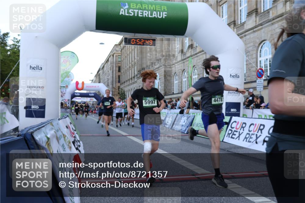 07.09.2025 - BARMER Alsterlauf Strokosch-Dieckow http://msf.ph/oto/8721357 07.09.2025 09:52:48 Ziel 2310, 2904, 3959, 4195, 4439, 4478, 4848, 4880, 4983, 5005, 5453, 5543, 5585, 5945, 5997, 6017, 8118 meine-sportfotos.de
