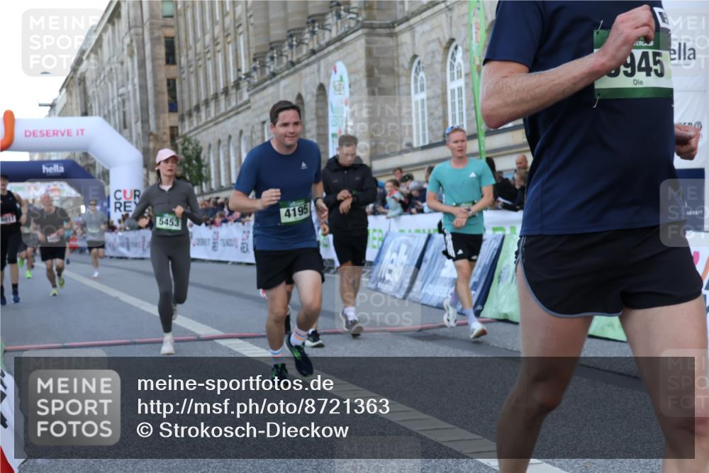 07.09.2025 - BARMER Alsterlauf Strokosch-Dieckow http://msf.ph/oto/8721363 07.09.2025 09:52:50 Ziel 2310, 2904, 3959, 4195, 4439, 4478, 4848, 4983, 5005, 5453, 5543, 5945, 5972, 5997, 6017, 8372 meine-sportfotos.de