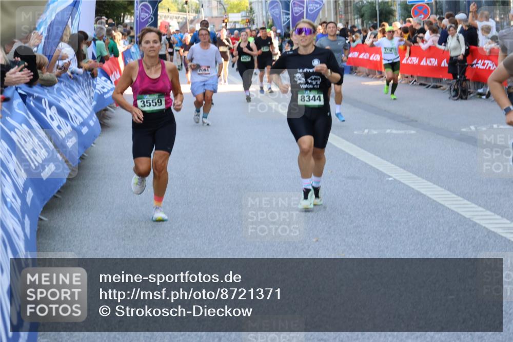 07.09.2025 - BARMER Alsterlauf Strokosch-Dieckow http://msf.ph/oto/8721371 07.09.2025 09:57:40 Ziel 2377, 2672, 3055, 4012, 4523, 4701, 4723, 4888, 4920, 5075, 5079, 5196, 5257, 5366, 5629, 5697, 5842, 5843, 5864, 5901, 6135, 6238, 6324, 8099 meine-sportfotos.de