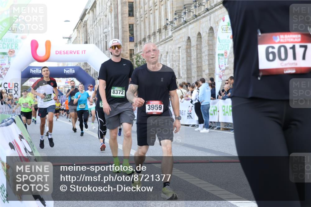 07.09.2025 - BARMER Alsterlauf Strokosch-Dieckow http://msf.ph/oto/8721377 07.09.2025 09:52:56 Ziel 2084, 2310, 3959, 4327, 4739, 4848, 4983, 5005, 5177, 5453, 5543, 5692, 5947, 5948, 5972, 5982, 6017, 6127, 6341, 8254, 8372 meine-sportfotos.de