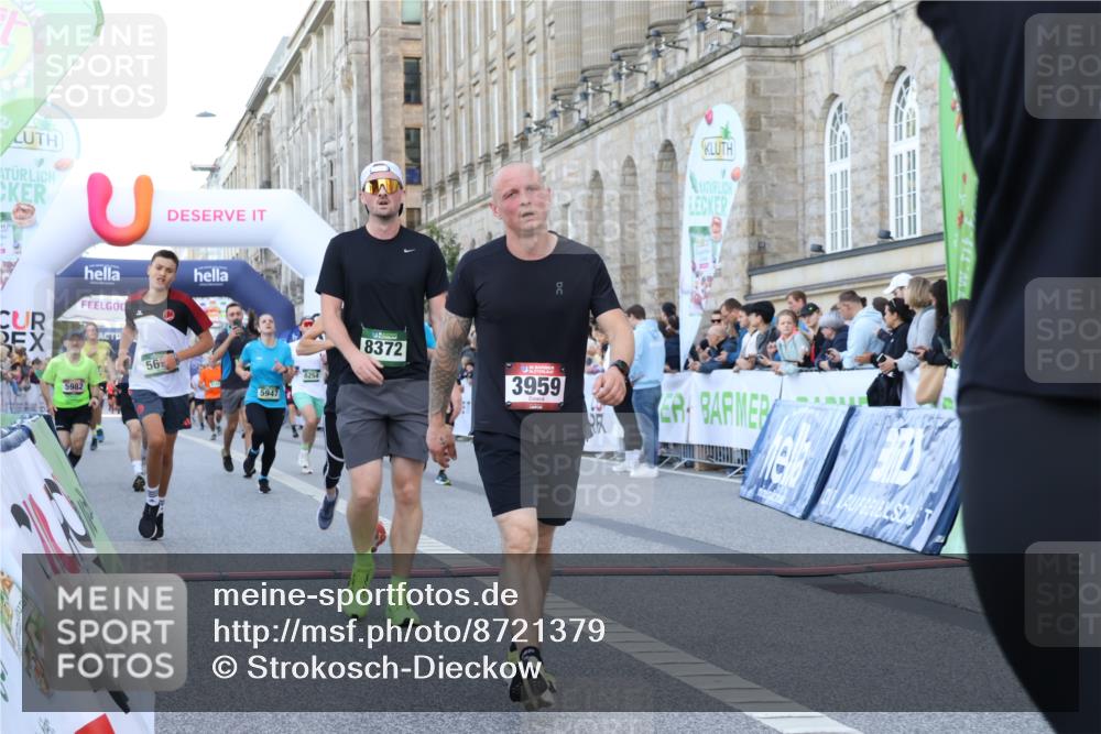 07.09.2025 - BARMER Alsterlauf Strokosch-Dieckow http://msf.ph/oto/8721379 07.09.2025 09:52:56 Ziel 2084, 2310, 3959, 4327, 4739, 4848, 4983, 5005, 5177, 5453, 5543, 5692, 5947, 5948, 5972, 5982, 6017, 6127, 6341, 8254, 8372 meine-sportfotos.de