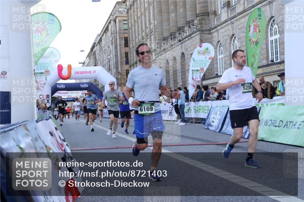 07.09.2025 - BARMER Alsterlauf Strokosch-Dieckow http://msf.ph/oto/8721403 07.09.2025 09:53:08 Ziel 3599, 4257, 4546, 4604, 4658, 4675, 4739, 4740, 4882, 5020, 5156, 5205, 5702, 5741, 6169, 6218, 8096 meine-sportfotos.de